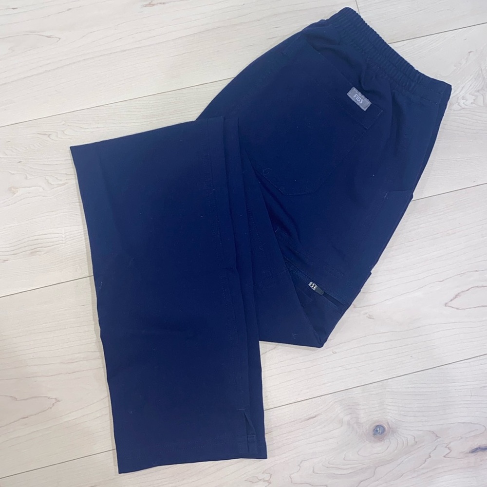 figs xst slim leg scrub pants in navy
